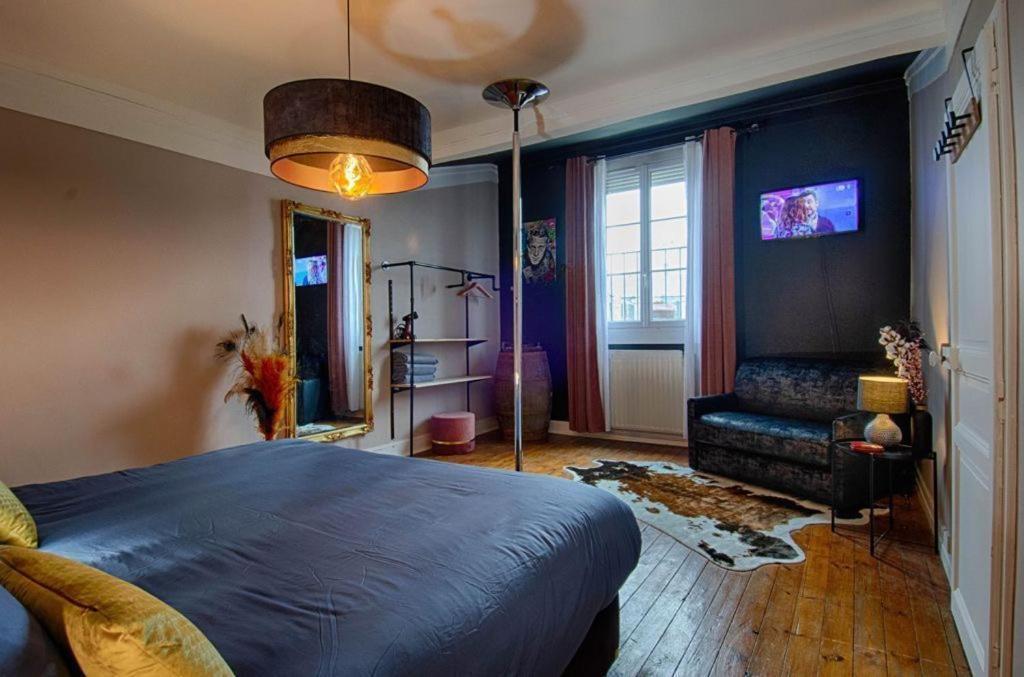 Sweet Nina Jazz Appartement Pour 5 Voyageurs, Situe A La Place De La Republique, Avec Parking Et Lit Queen Size Le Mans Kültér fotó